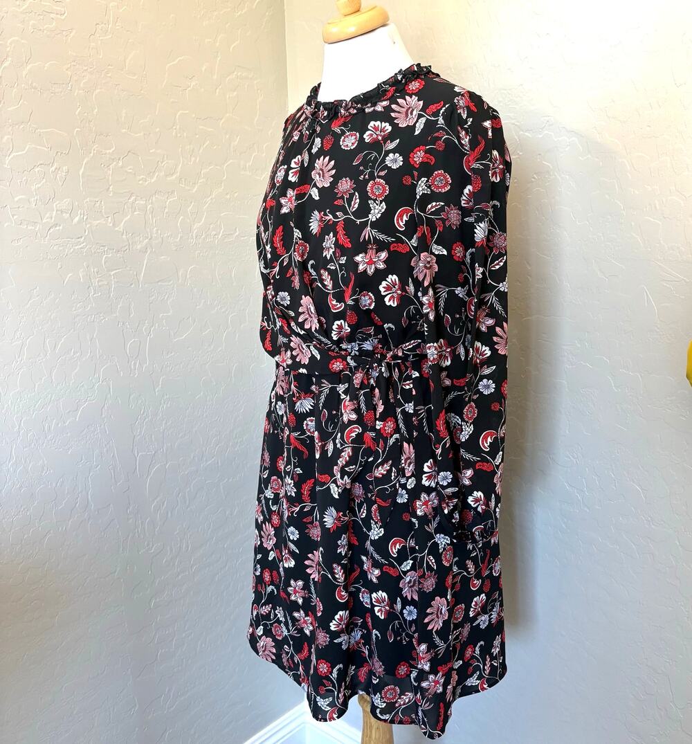 Banana Republic Botanic Floral Ruffle Neck Romanticore Keyhole Back Feminine 8